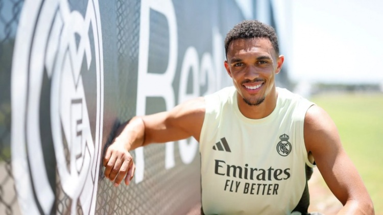 巴貝爾：知道阿諾德為何用西語講話，但在更衣室他一定還說英語