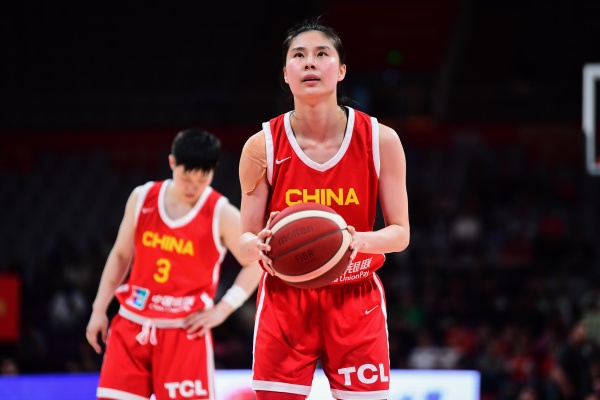 錯誤不能再犯！中國女籃上一場罰球僅25中12 本場11罰全中??！