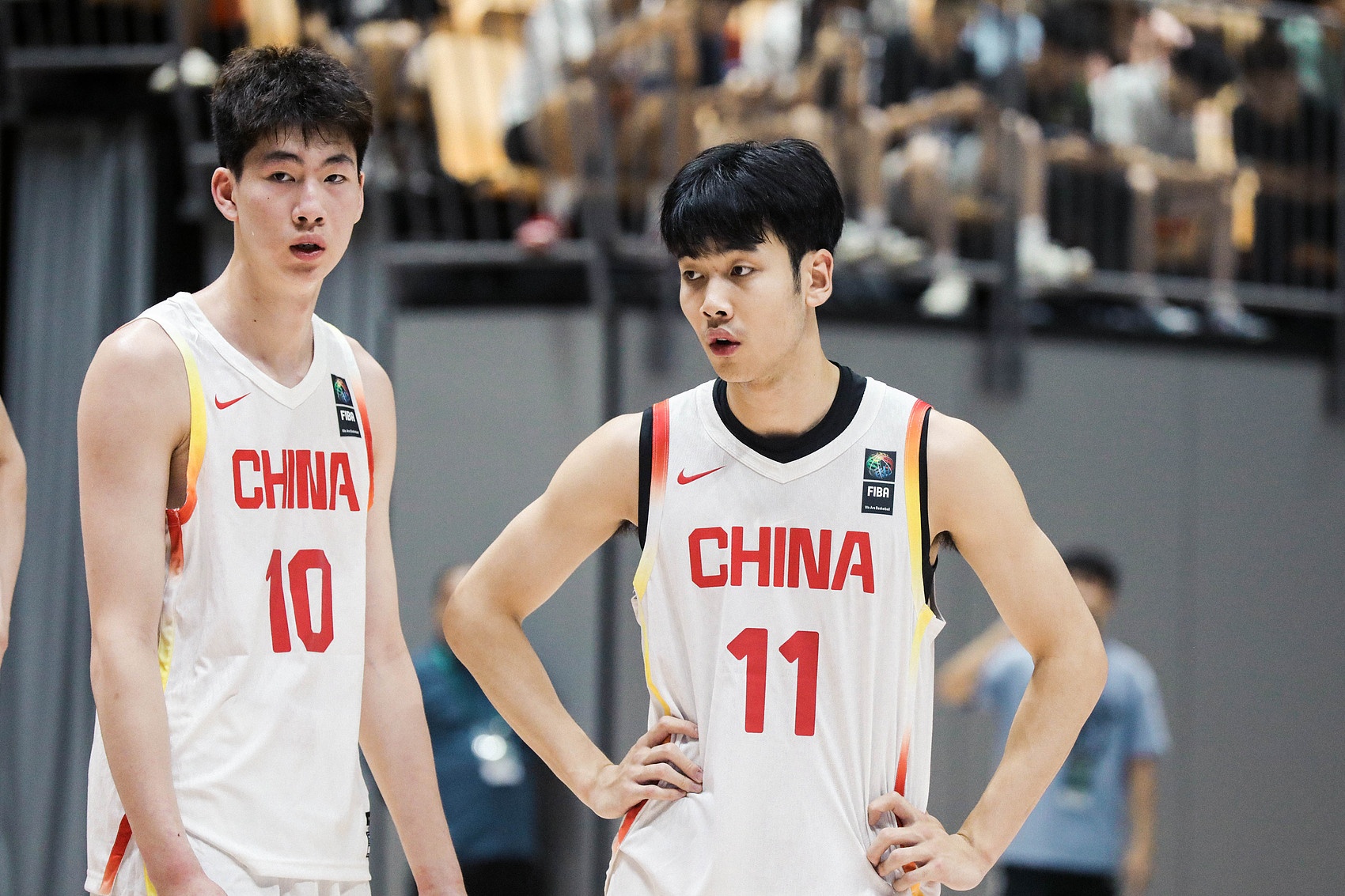 中國U19上半場前場板仍落后！麥穗豐：籃板還是繼續(xù)丟 很難夸他們