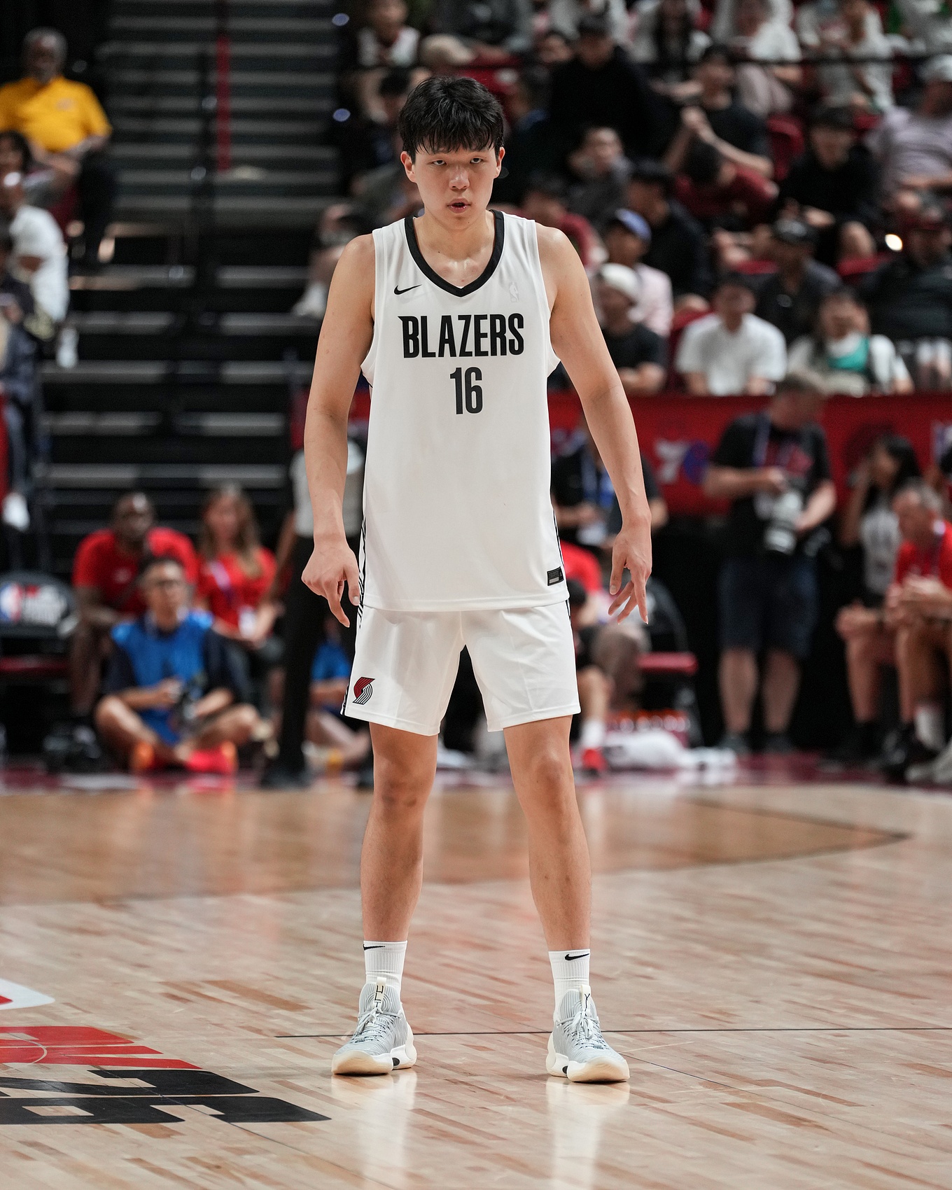 中國新聞周刊：楊瀚森團(tuán)隊雙周向中國男籃教練組匯報訓(xùn)練情況