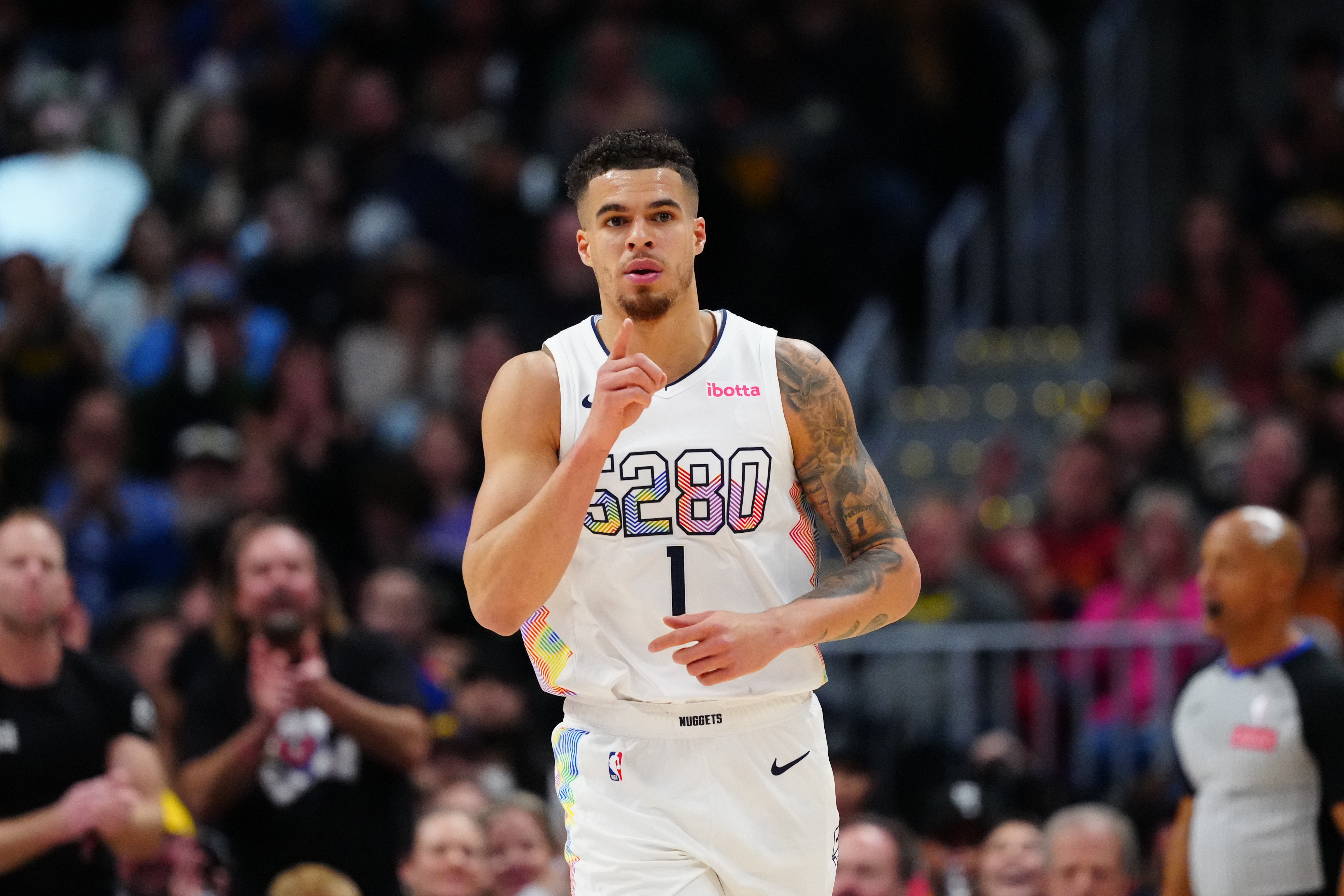 波特：NBA當(dāng)然有老詹這種訓(xùn)練狂 但也有很多人拿了大合同就混日子