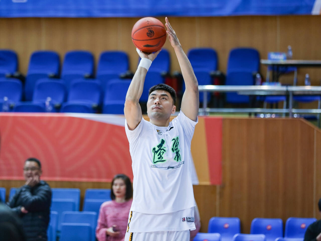 李曉旭將開(kāi)啟在遼寧男籃的第21個(gè)賽季 出戰(zhàn)19個(gè)賽季&4奪總冠軍