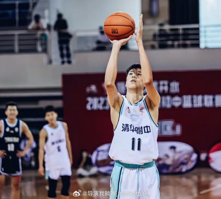 媒體人：清華附中初中主力姚清源加盟遼寧青年隊(duì) 15歲已長(zhǎng)到2米03