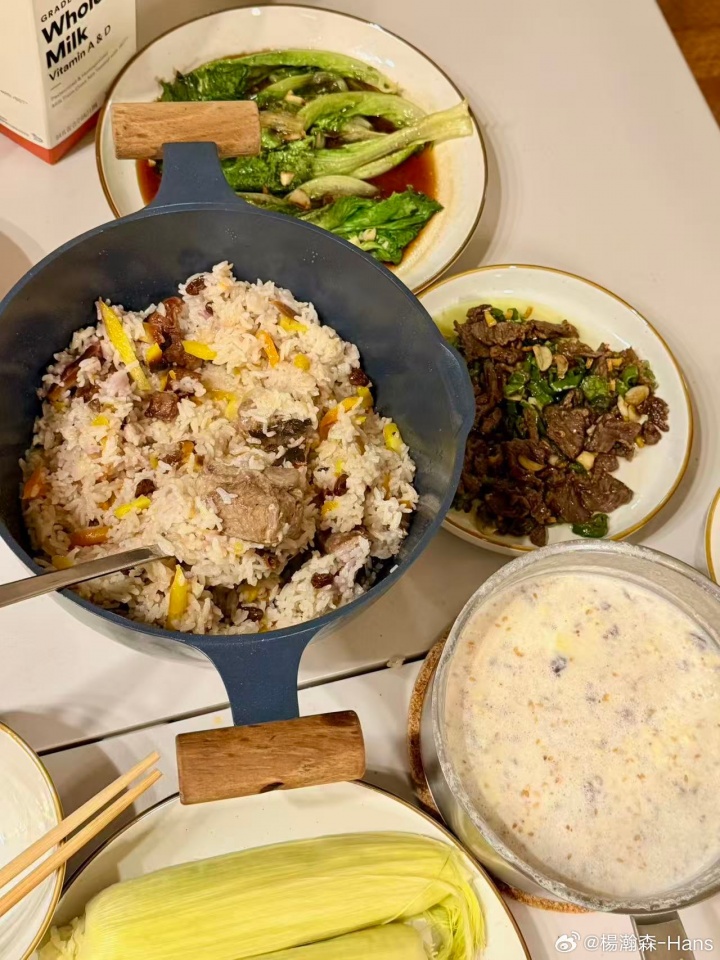 自己動(dòng)手豐衣足食！楊瀚森曬中國(guó)菜配文：??家的味道