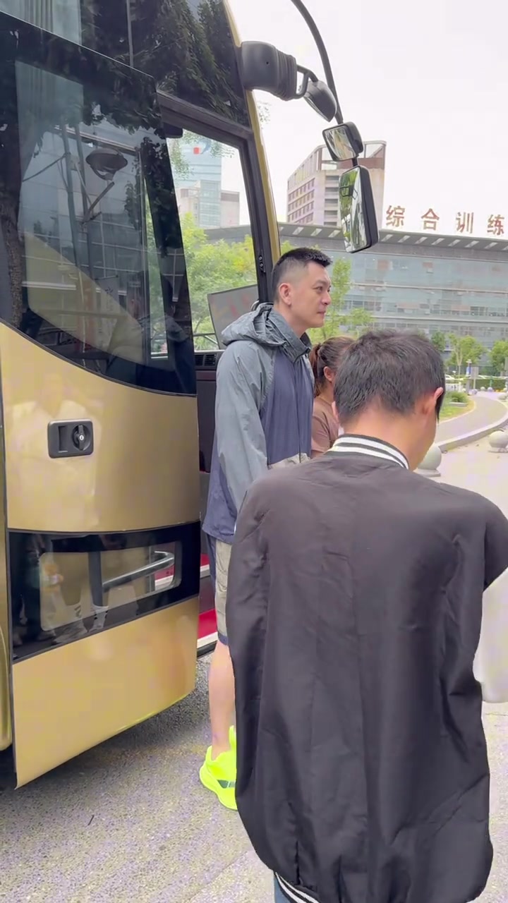 遼籃已前往鞍山開(kāi)啟邀請(qǐng)賽之旅 讓我們一起期待精彩的比賽吧