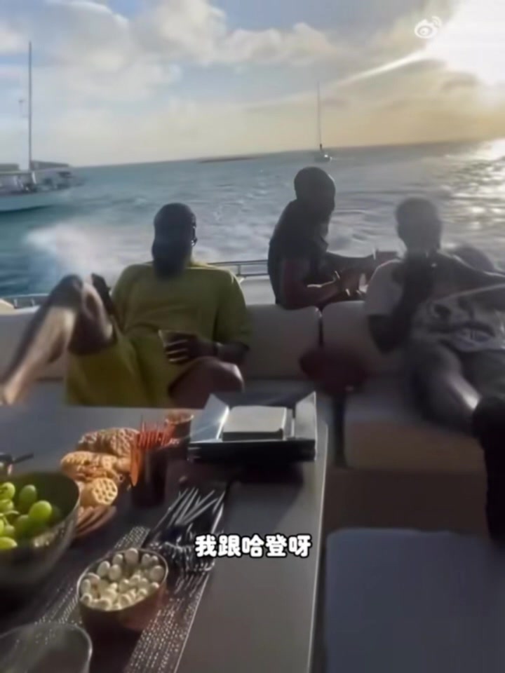 雷霆三少你更愿意和誰交朋友？楊侃團隊：哈登啊 他能帶我大撒幣